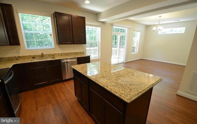 Photo - 5917 Sneed Dr