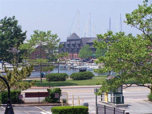 Building Photo - 302 Swans Wharf Row Rental