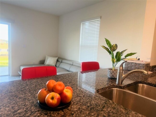 Photo - 1727 Wooden St