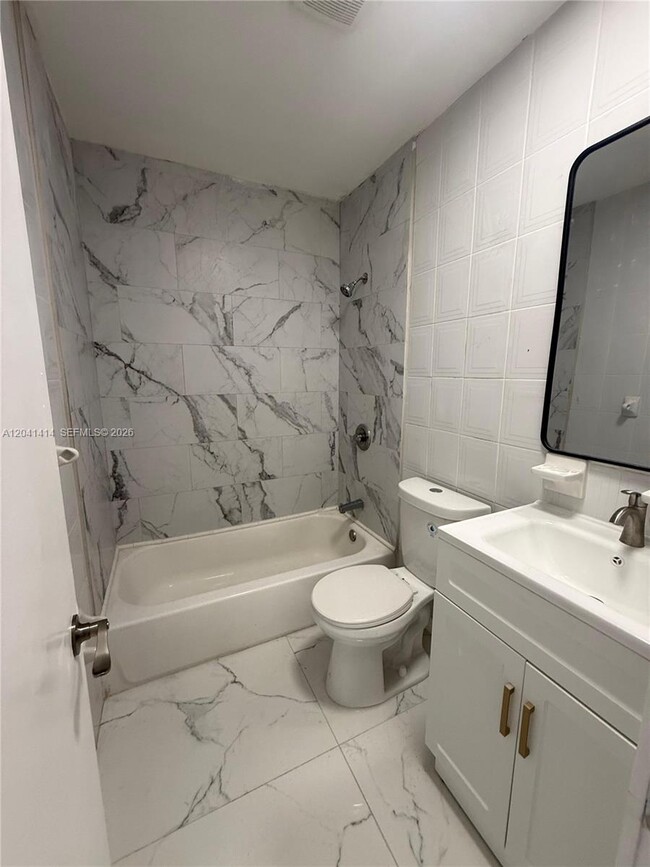 Photo - 2600 NW 112th St
