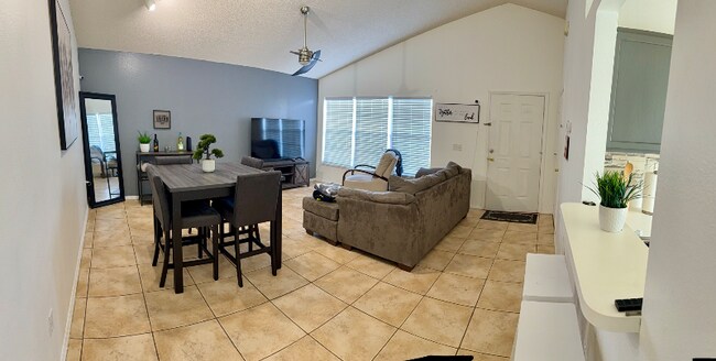 Photo - 1129 Belvoir Dr