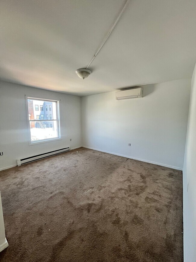 371 Whiton St - 366 Whiton St Unit 1