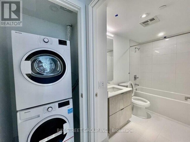 Photo - 395 Bloor St E Unit 4201