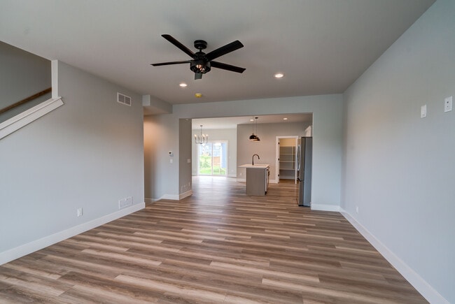 Photo - 291 N Bergamont Blvd