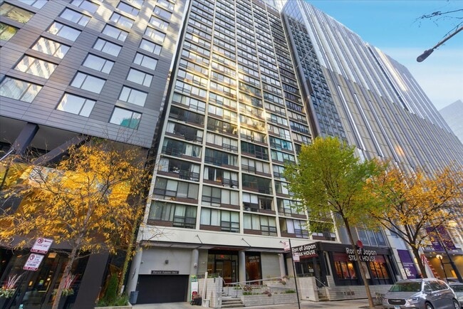 Building Photo - 230 E Ontario St Unit 1503