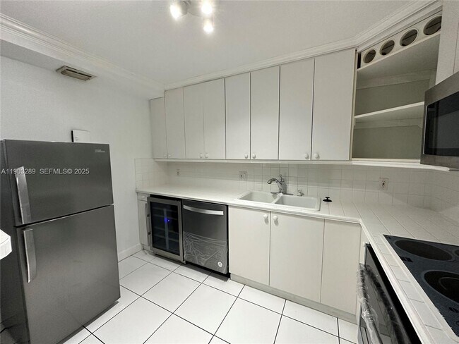 Photo - 200 SE 15th Rd Unit 6H