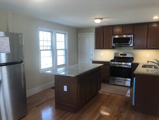 Photo - 322 Buckingham Ave