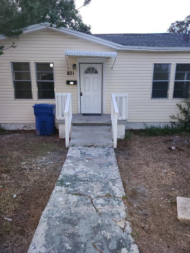 Building Photo - 801 18th St S Rental