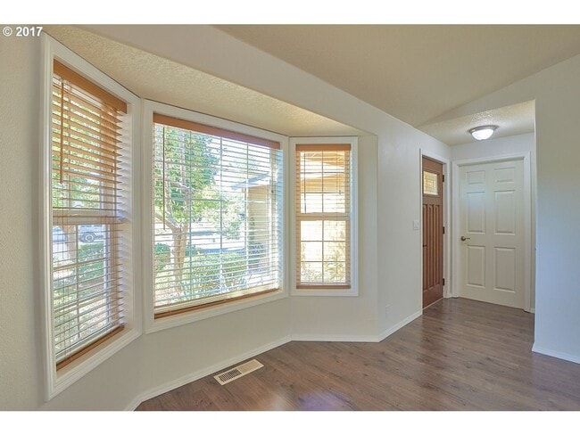 Photo - Lovely 3 Bed, 2 Bath Home in Dundee- Walking Distance to New Elementary School!