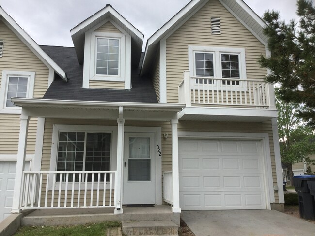 Photo - 3 BEDROOM, 2 BATHROOM, VILLAGE CREEK TOWNHOME WITH 1 CAR ATTACHED GARAGE