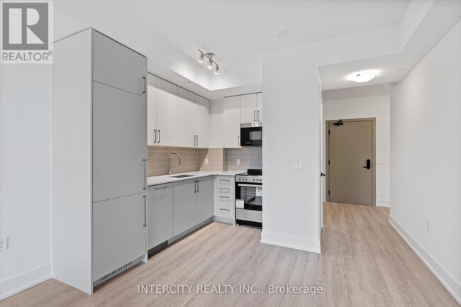 Photo - 2075 King Rd Unit 328