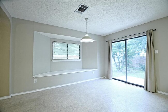 Photo - 1353 Lakeside Loop