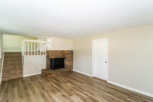 Photo - 6801 Autumnhill Ln