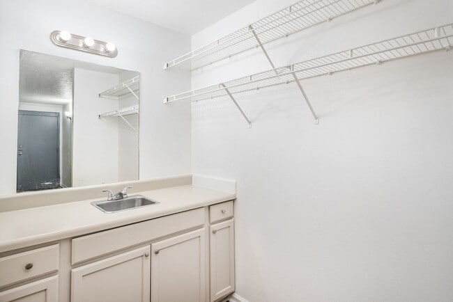 Studio 48 Apartments