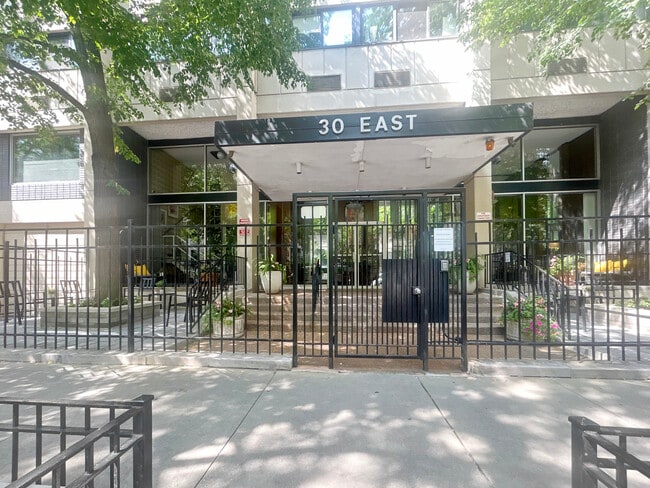 Building Photo - 30 E Division St Unit 14C Rental