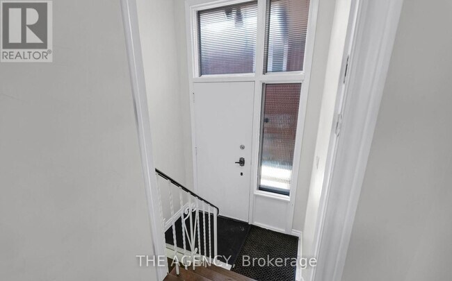 Photo - 1038 Alexandra Ave