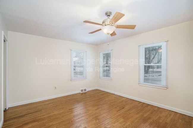 Photo - 2021 Academy St