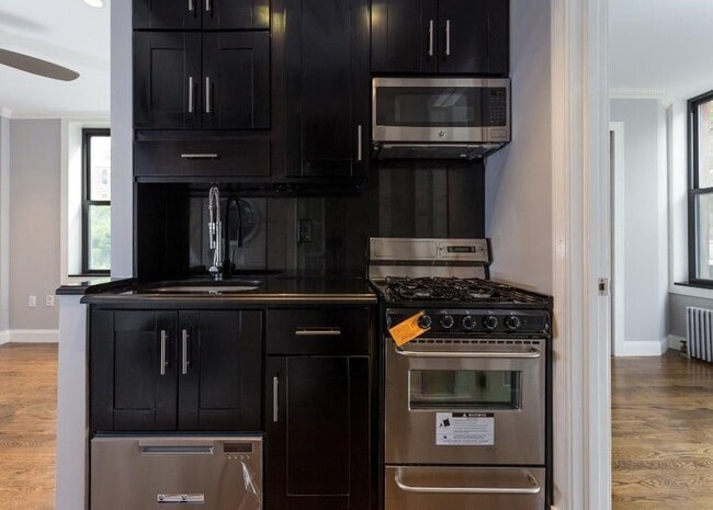 Photo - 396 E 10th St Unidad 6