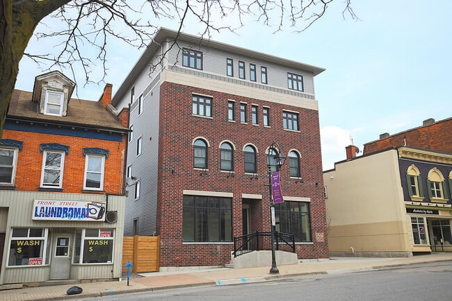 Photo - 14 Front St N Unité NiagaraStudent Living