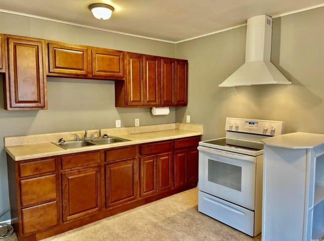 Photo - 309 E 12th St