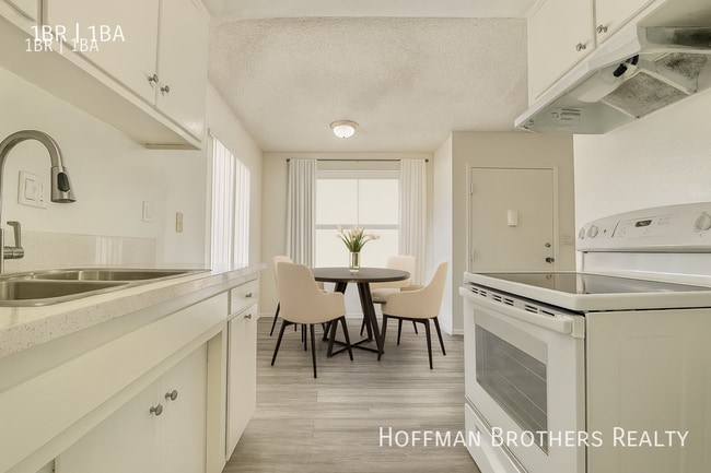 Photo - 15525 Nordhoff St Unidad 35