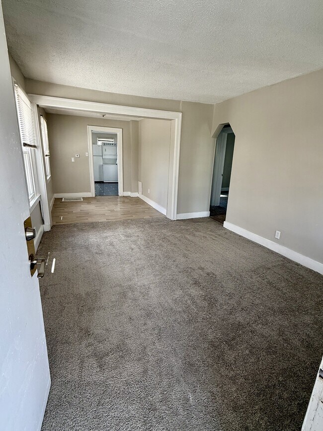 Photo - 18730 Meier St