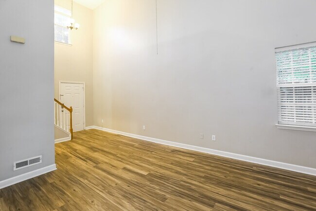 Photo - 4275 Kiser Woods Dr SW