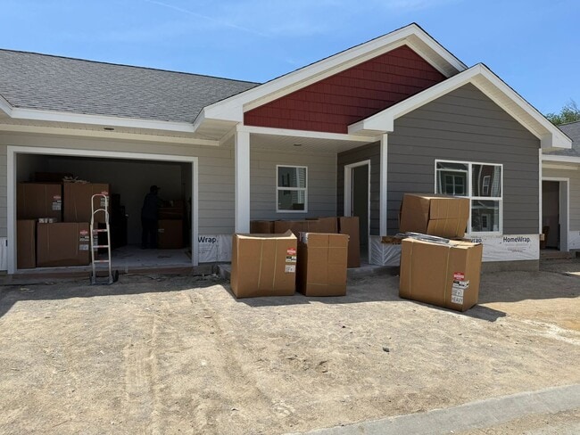 Building Photo - Pre-Leasing Now: Buffalo Ridge Townhomes | 2 Bed, 2 Bath, Attached Garage Unit B
