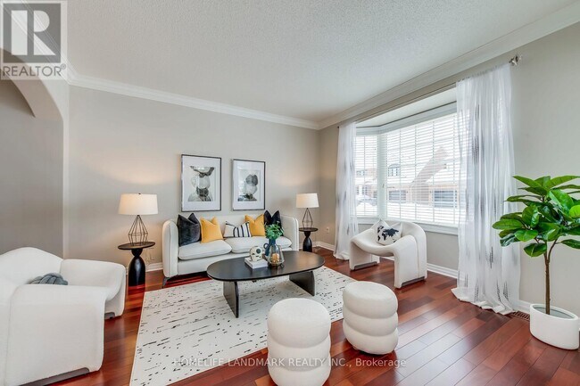 Photo - 2196 Highcliffe Way