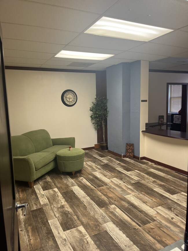 Apartment C - 516 W 6th St Unit C