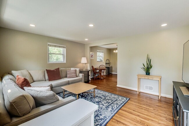 Photo - Fantastic 4 Bed + 2 FB with excellent outdoor space