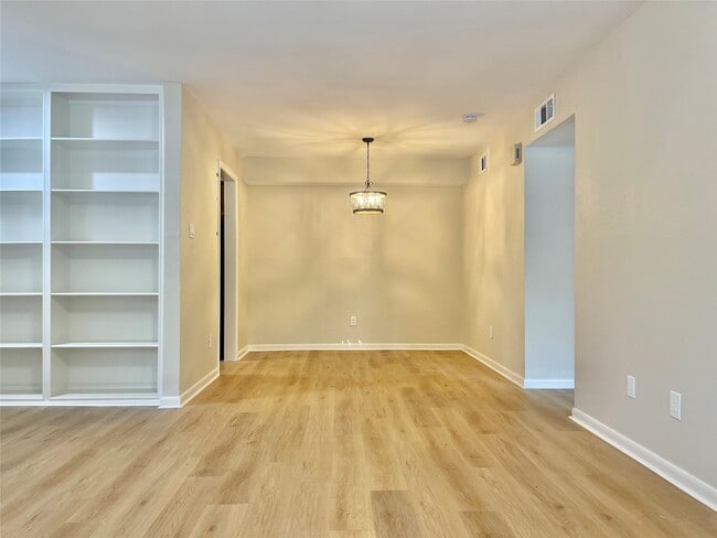 Photo - 1311 Antoine Dr Unidad 233