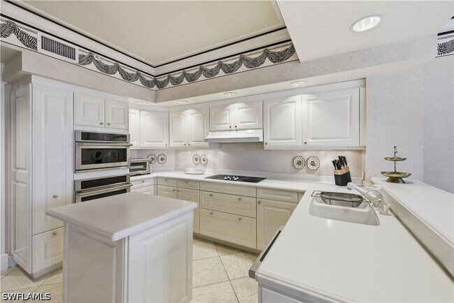 Photo - 8990 Bay Colony Dr Unidad 901
