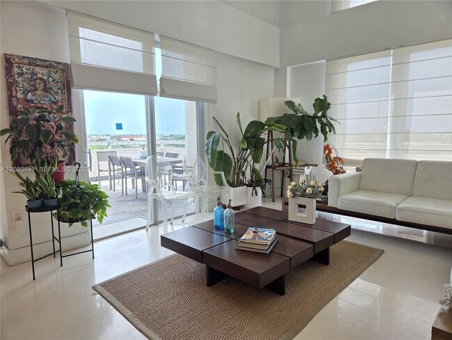Photo - 2400 SW 27th Ave Unit PH-1-ML A12080441