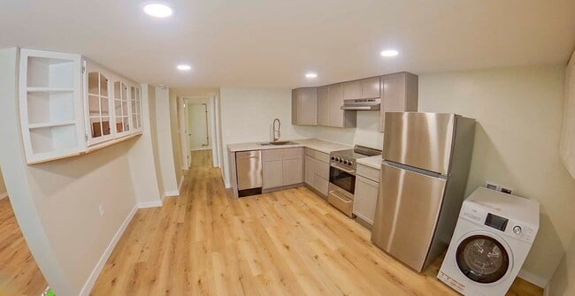 Building Photo - Newly Updated! + Stainless Steal Appliance... Rental