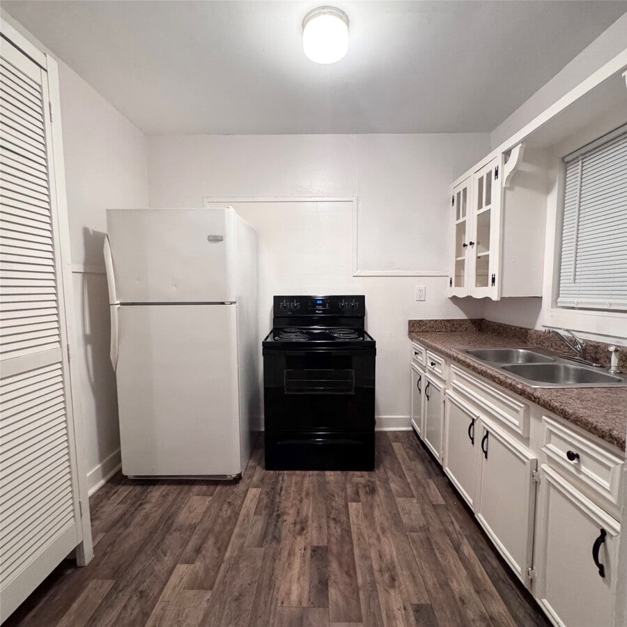 Photo - 215 S Commerce St