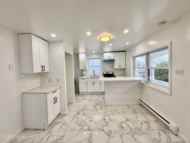 Building Photo - 140 Sand St