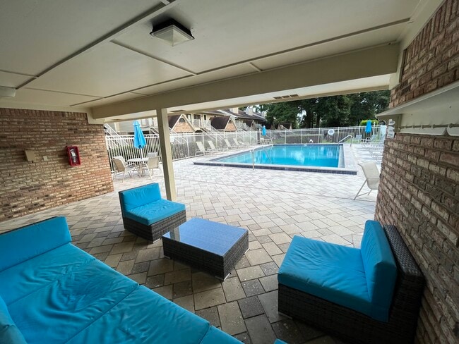 Pool Area 2 - 5001 Grande Dr