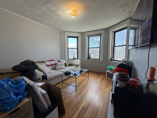 Building Photo - 98 New Whitney St