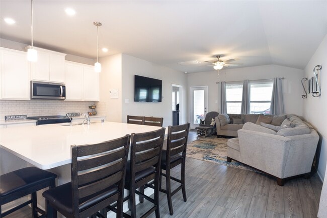 Photo - 7155 Blue Oak Dr