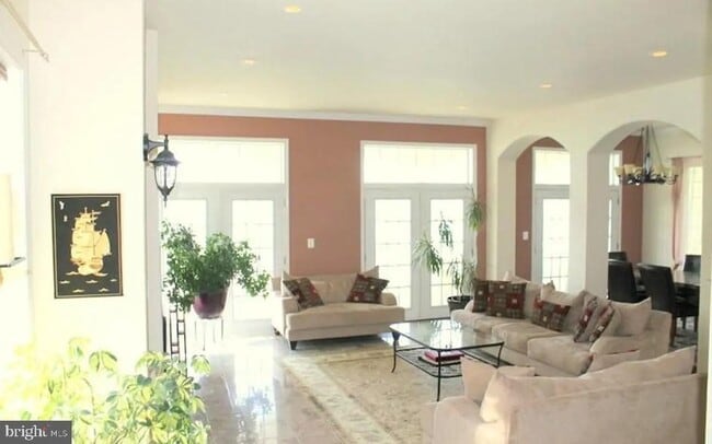 Photo - 1355 N Independence Dr