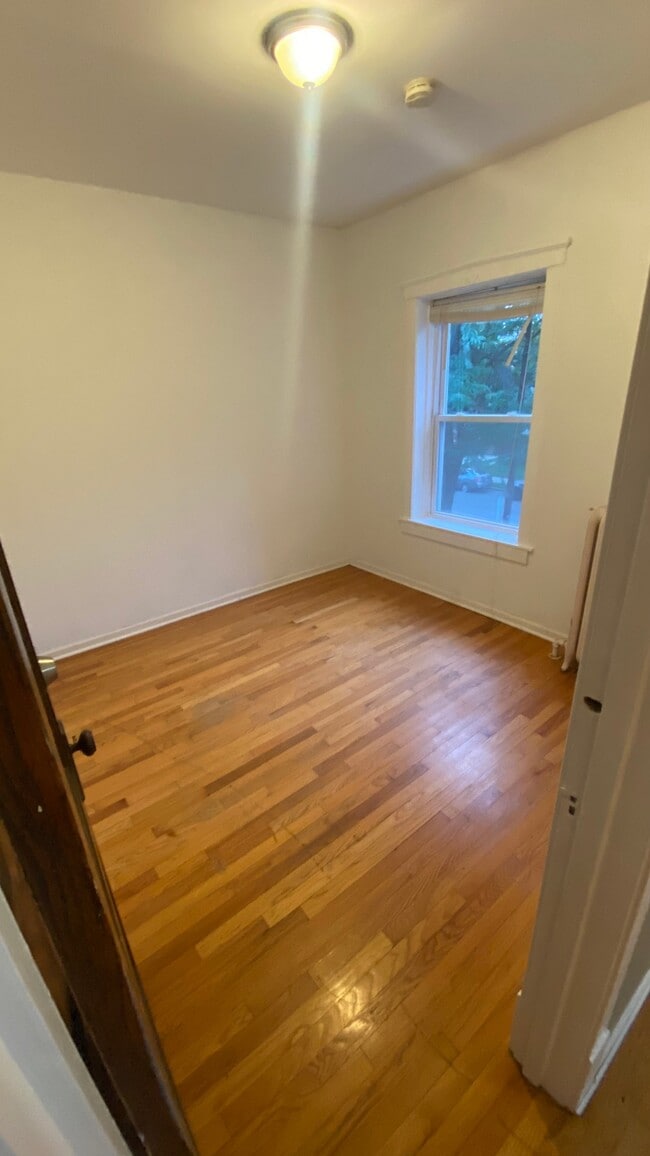 5235 W Montrose Ave Unit 2