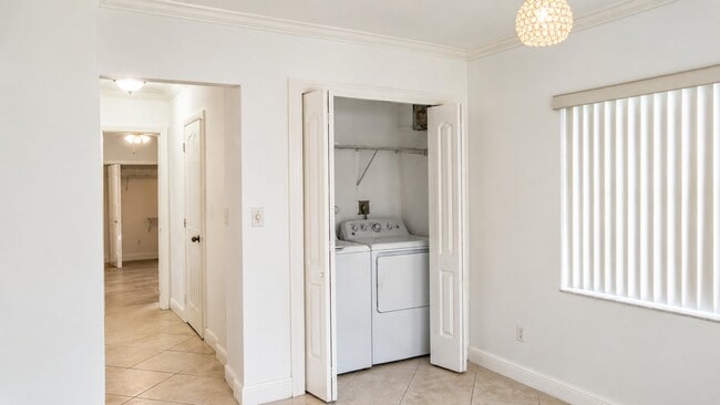 Photo - 5160 SW 8th St