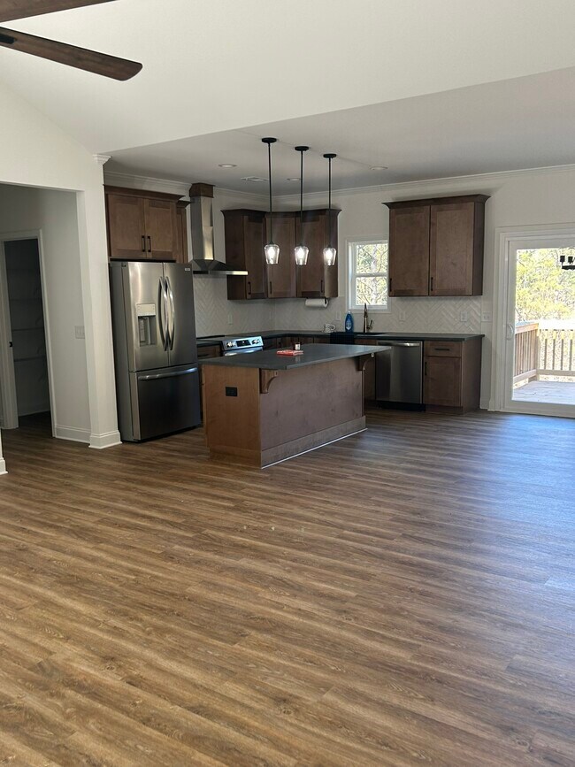 Photo - 135 Autumn Ridge