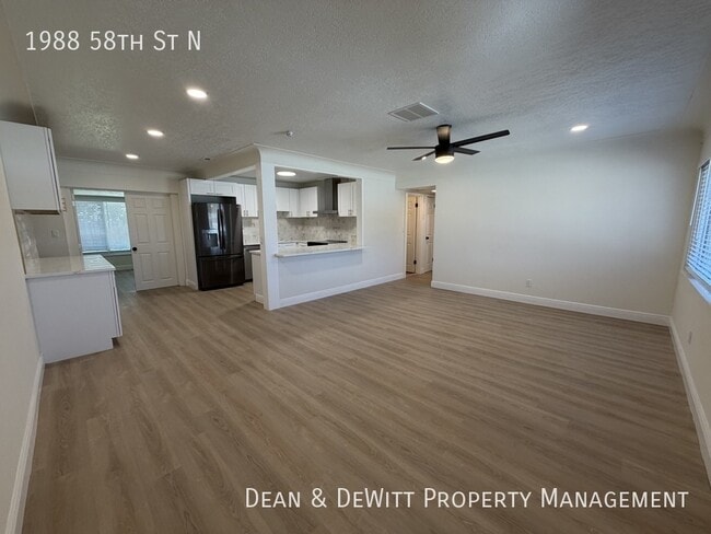 Photo - 1988 58th St N