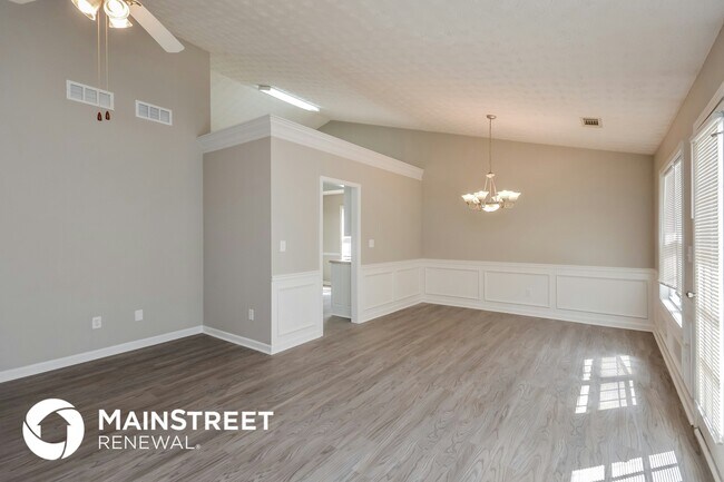 Photo - 645 Pebble Blvd