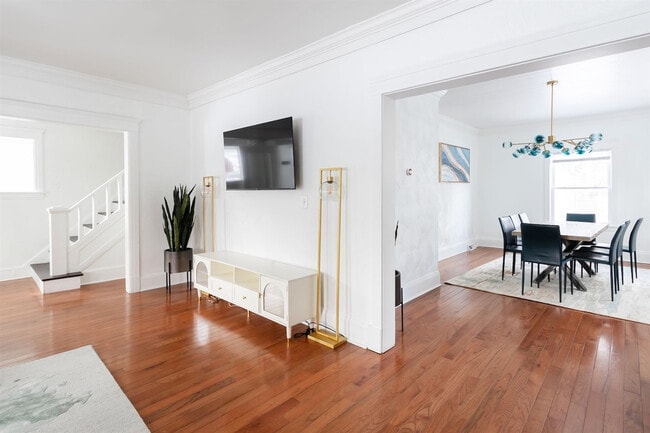 Photo - 1444 E 108th St Unidad SI ID1290665P