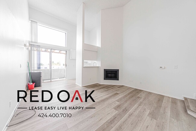 Photo - 8309 Cedros Ave Unidad 308