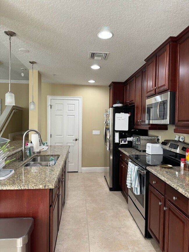 Photo - Baldwin Park 3/2.5 Town Home Must See!