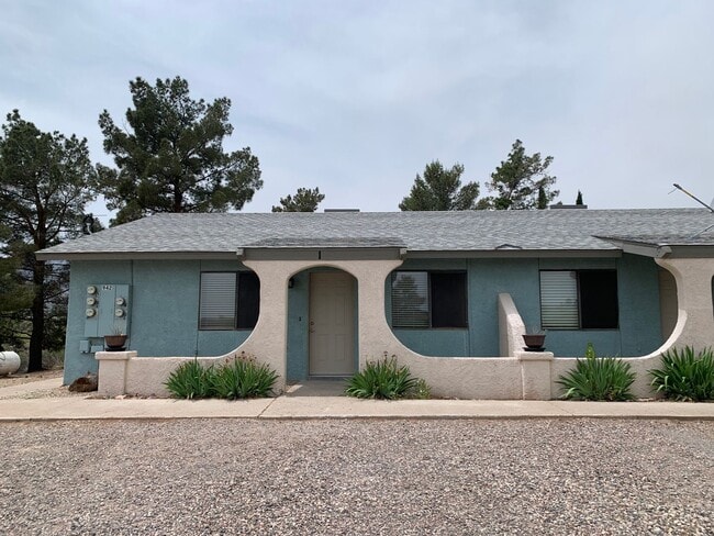 Photo - FOUR-PLEX SINGLE LEVEL APARTMENT - CLARKDALE